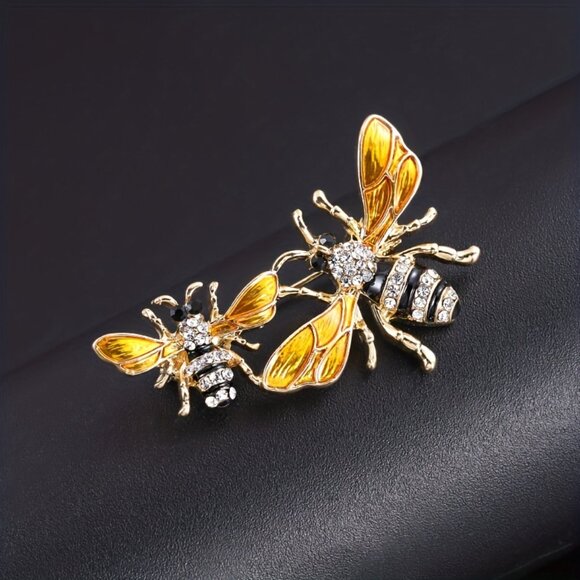 Retro Honey Bee Brooch Simple Insect Corsage, Fashion Cute Collar Pin - Picture 1 of 6